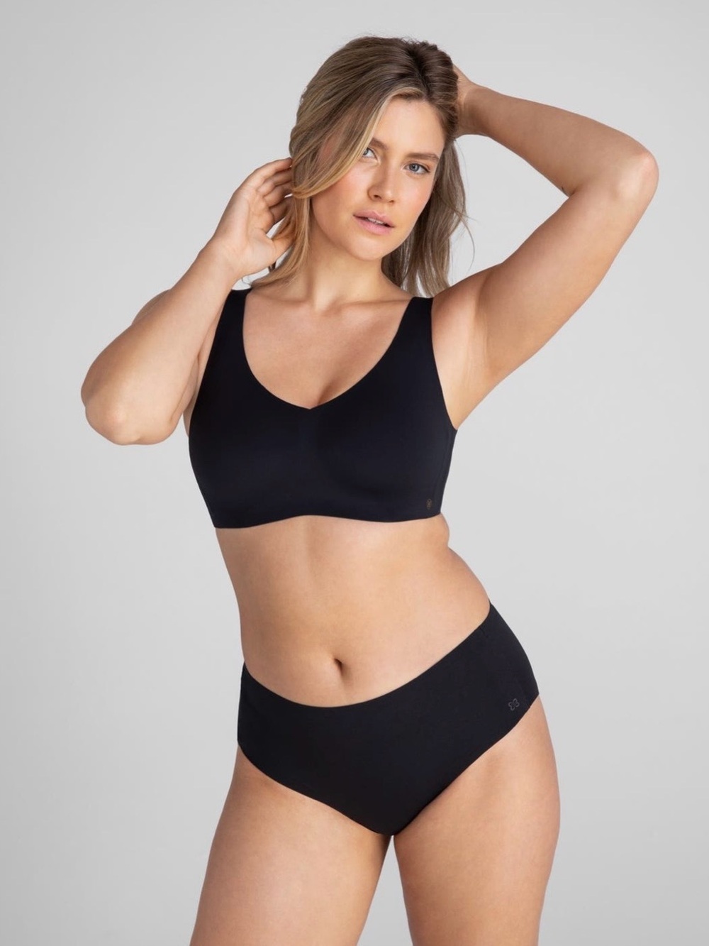 Honeylove SoftForm Bra Hardware-Free Comfortable Support Lined Smooth Black